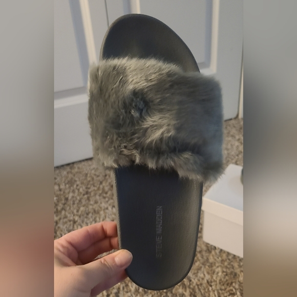 Steve Madden Womens Size 8 Charcoal Faux Fur Slides - New In Box - Picture 4 of 4